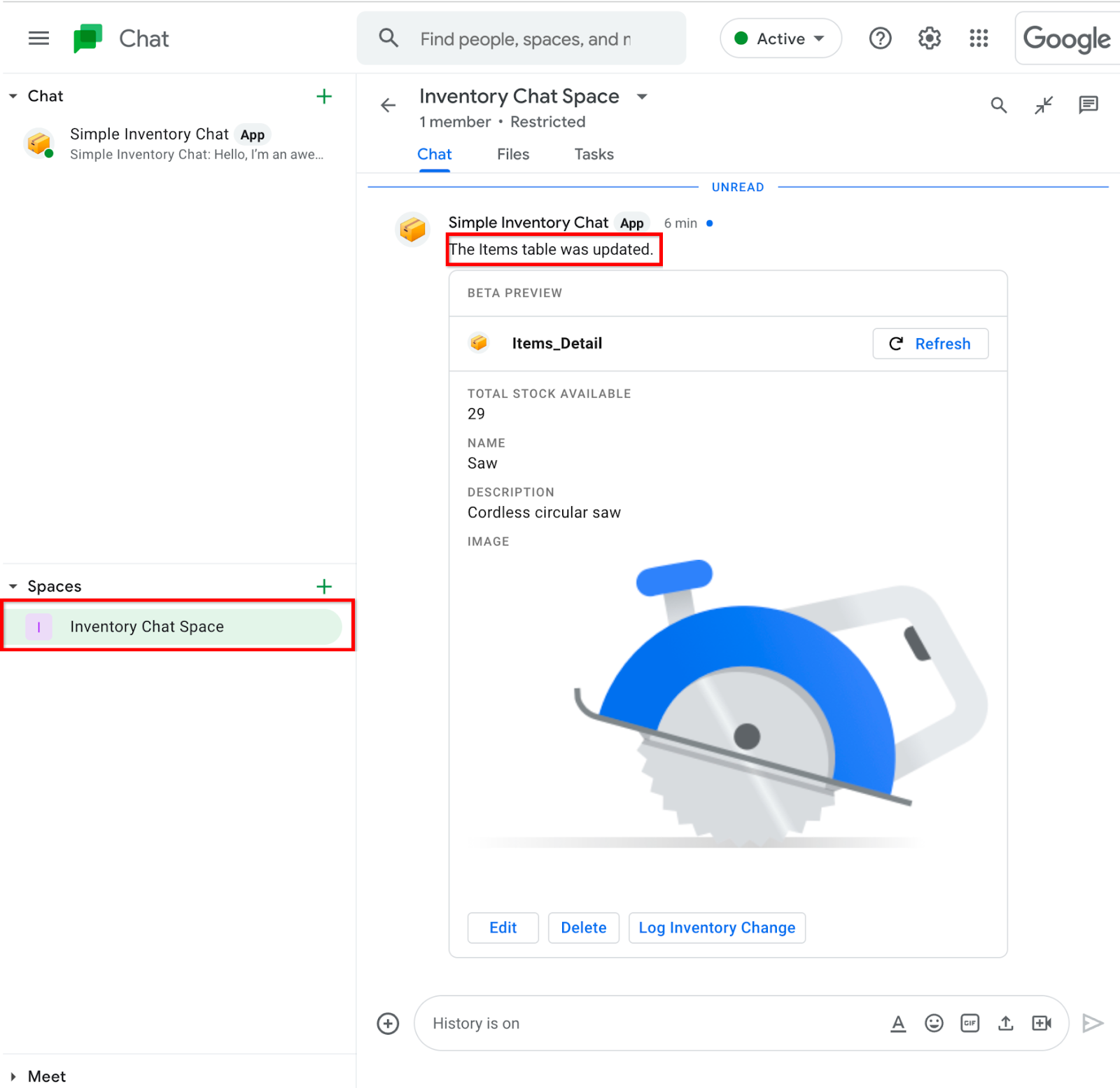 Interfejs czatu z wyświetloną wiadomością z aplikacji Google Chat.